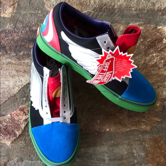 Vans Shoes - Unisex Vana Shoes x marvel off The wall Avengers